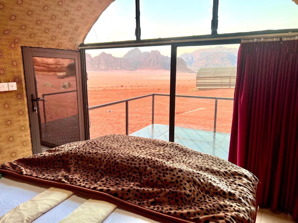 Wadi Rum Shooting Stars Camp Bagian luar foto
