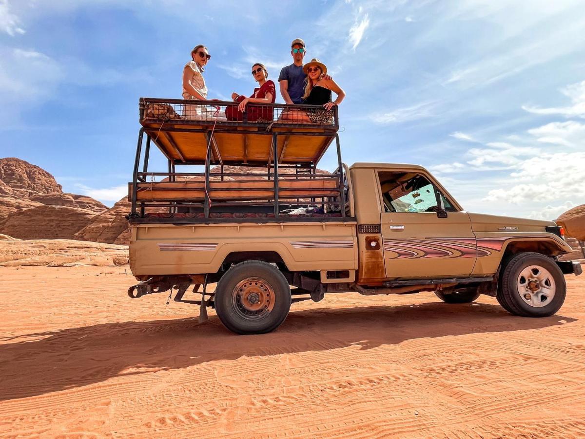 Wadi Rum Shooting Stars Camp Bagian luar foto