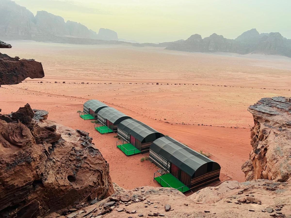 Wadi Rum Shooting Stars Camp Bagian luar foto